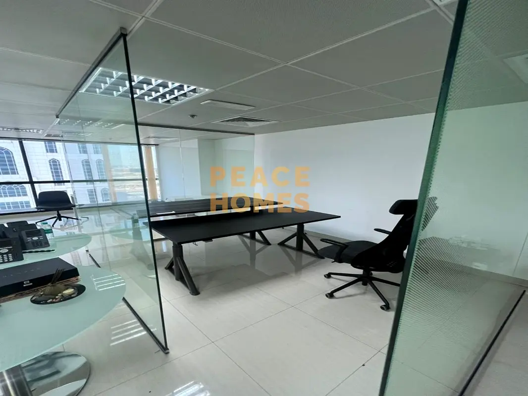 AMAZING PARTITIONED OFFICE FOR RENR