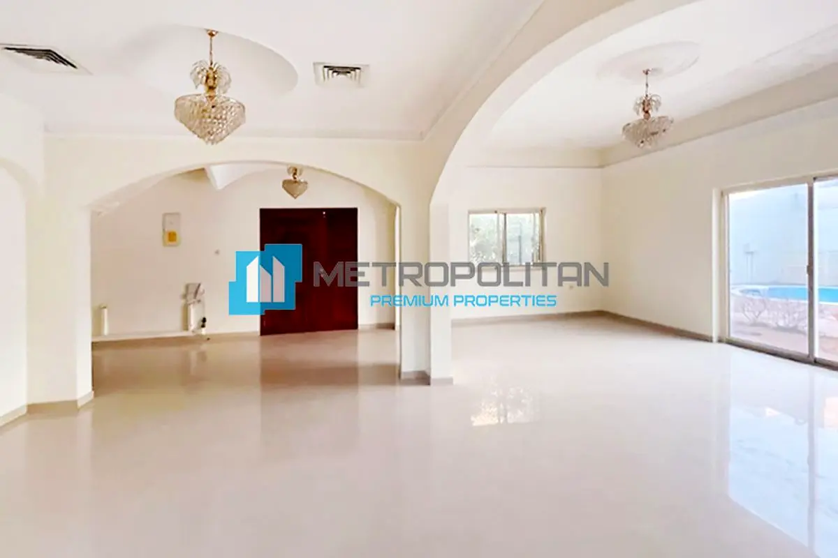 Spacious 5 Bedroom Villa | Vacant for Rent