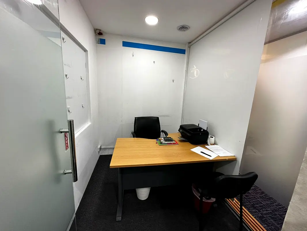 100 sqft Serviced Furnished Office near Metro! No Comm
