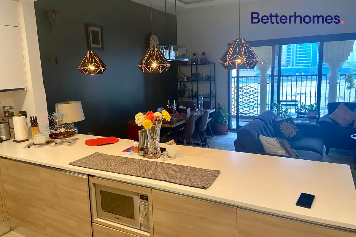 Large Balcony | Modern | Vacant On Transfer