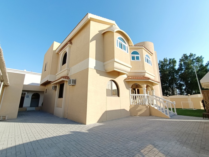 Upgrade Clean Villa | Majlis | 4 Bedroom | Car Parking Covered
