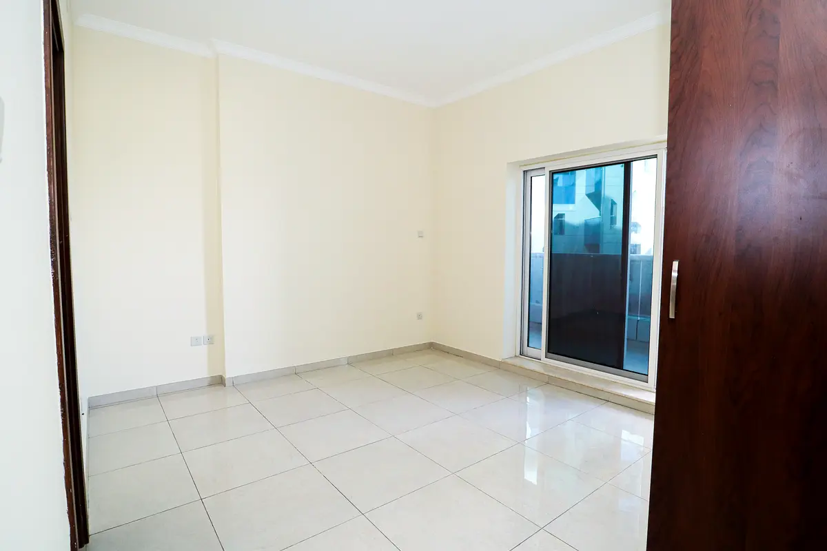 1BHK WITH KITCHEN EQUIPMENT FOR FAMILIES NEXT TO DUBAI CANAL