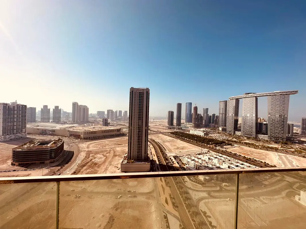 BRAND NEW TOWER MONTHLY PAYMENT ! 1 BHK w/ STUNNING VIEW and BIG BALCONY , BUILT-in CABINET in AL RE