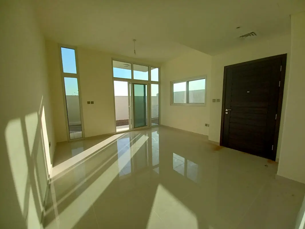 Best Price! 3BR + Maid | Construction view | Middle Corner villa | Brand New