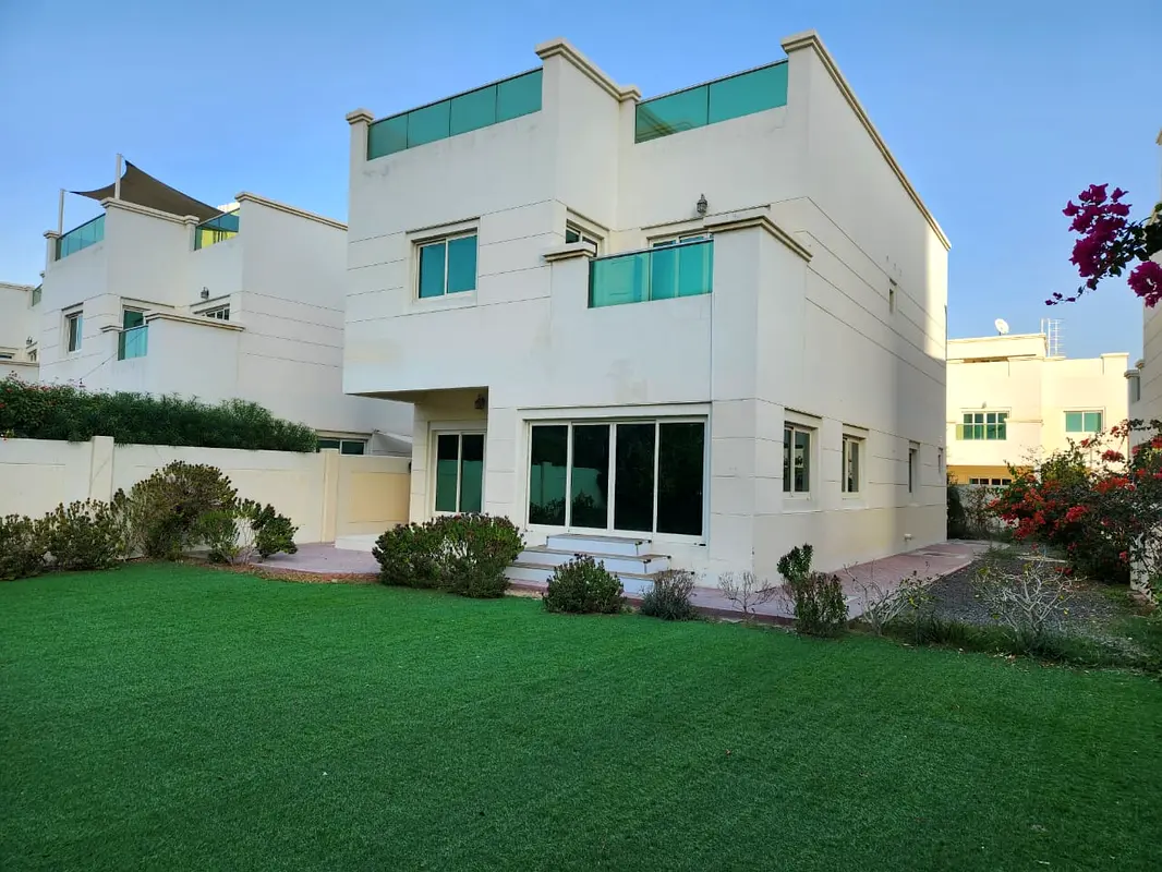 Spacious / Big Garden /  Circle Villas / Great Location