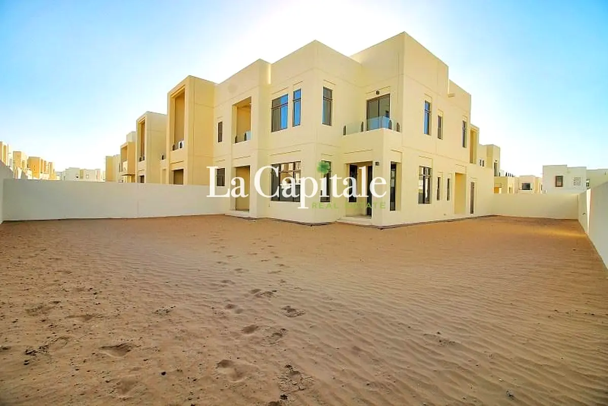 End Unit | Huge Plot | Close to Pool and Park