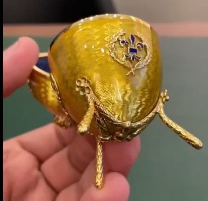 Fabergé 18 Kt Gold Egg Enamel / Victor Mayer (AED 185K)