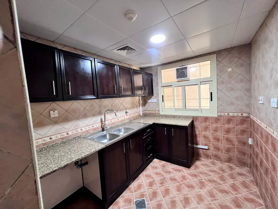 Office for Rent in Shabiya 09