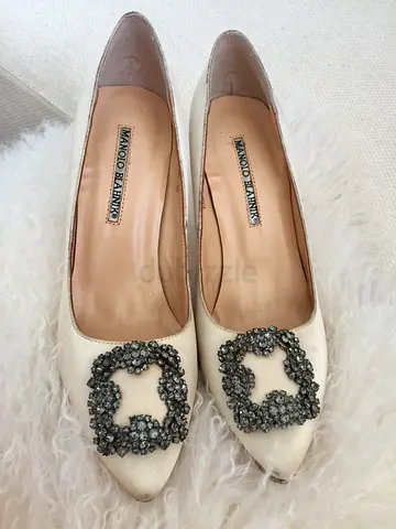 Manolo Blahnik satin shoes size 38 Replica