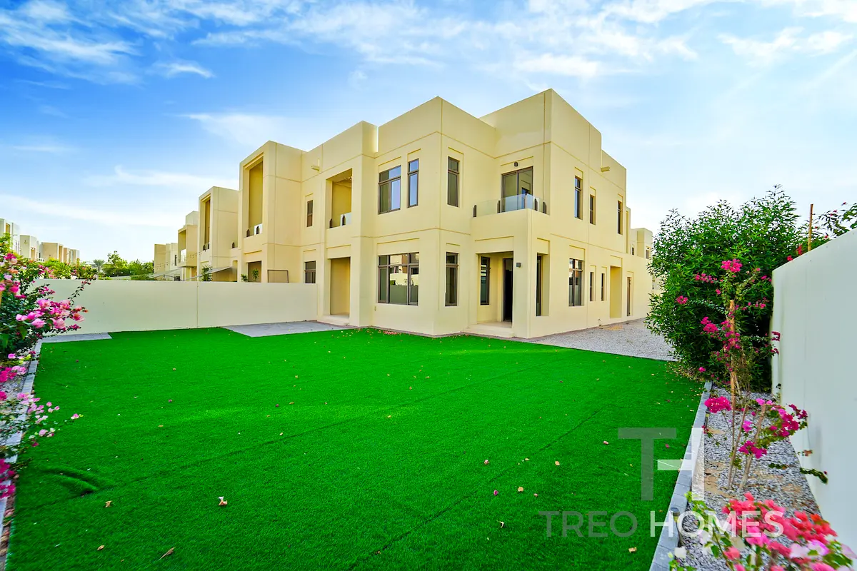 Exclusive | Huge Plot | Landscaped Garden