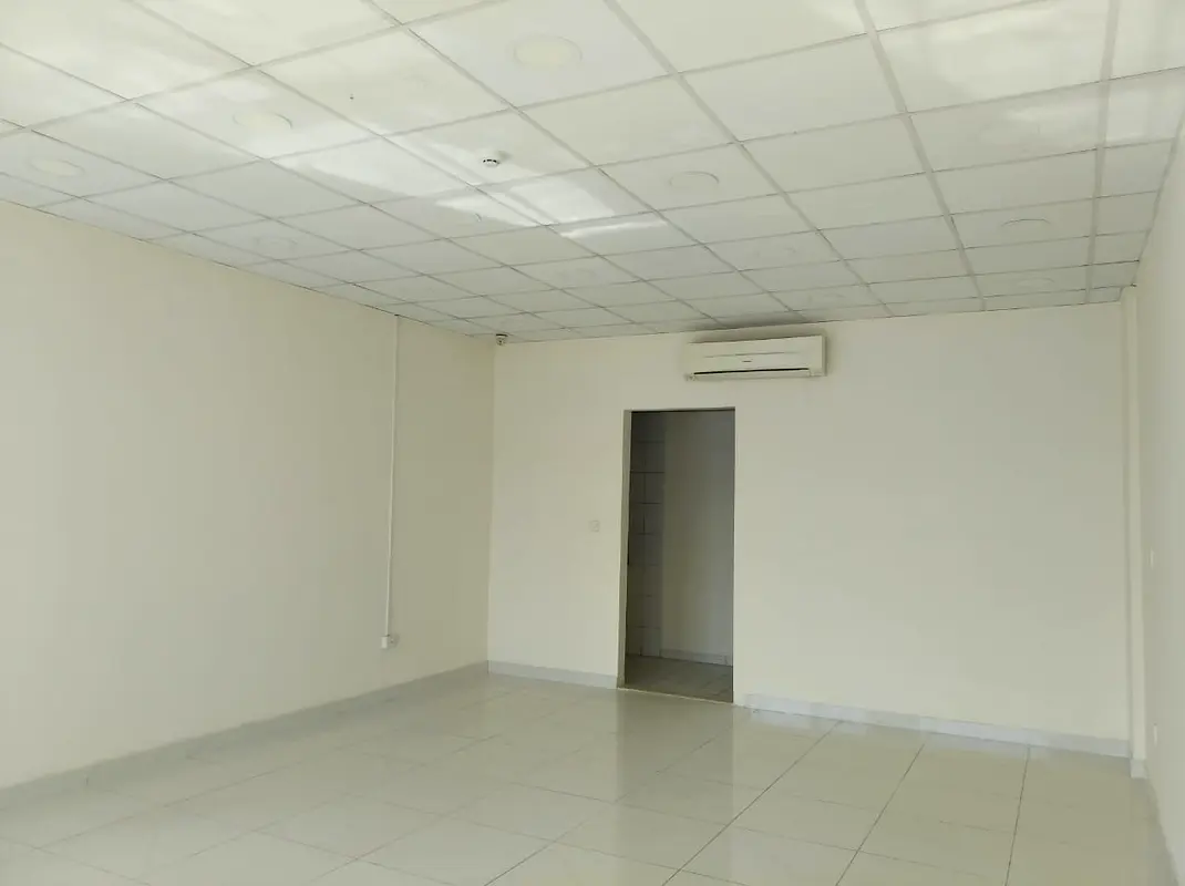 Hot Deal Shop For Any Commercial and Storage Purpose