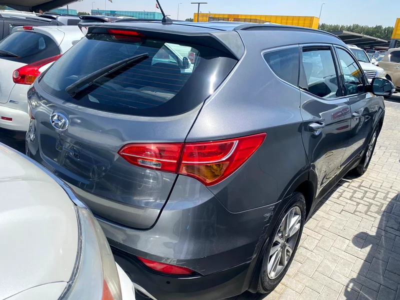 Hyundai santafe 2015 gary color GCC calen car63153705504897112