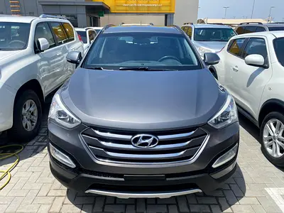 Hyundai santafe 2015 gary color GCC calen car