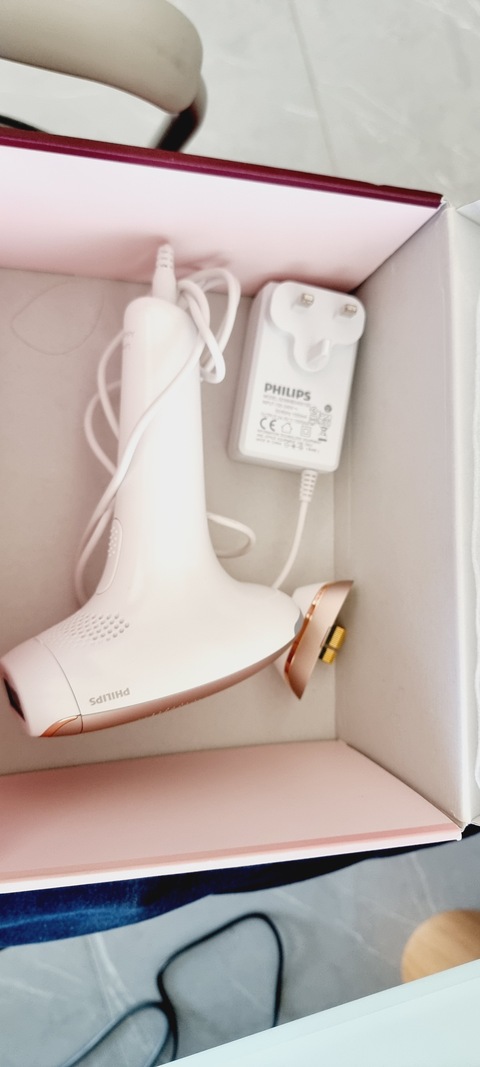 Hair removal device Philips Lumea
