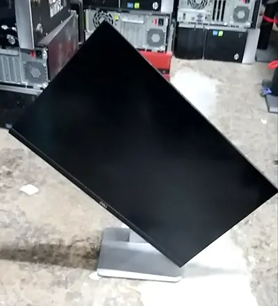 Dell 24 inc Border Less IPS Display Full HD LED Monitor With Hidrolic Stand Model No P2419H