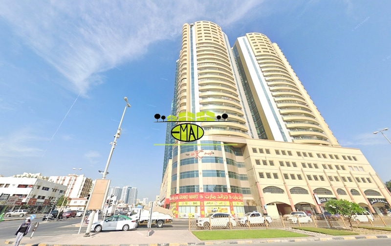 1 Bed Hall | Horizon Towers | 1436 sqft | Very Big | Centre of the City