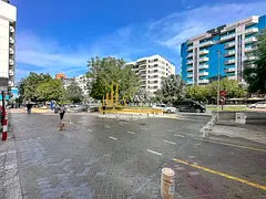 Exclusive !!!! Commercial And Retail Premises: