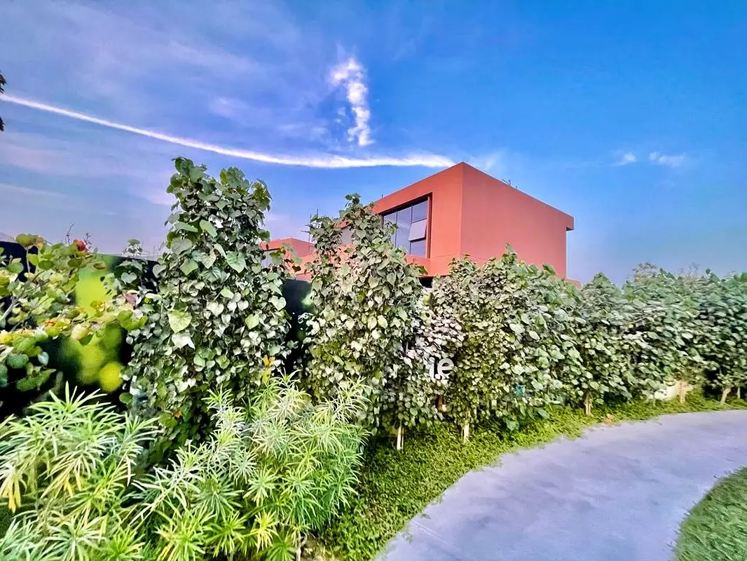 5 BR / Stand Alone / Free Hold / Dp 5% / Near to Dubai