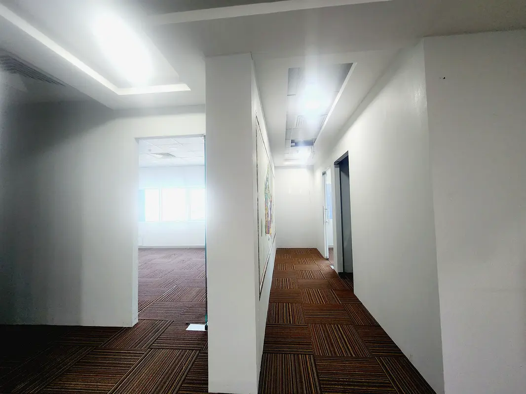 Luxurious Chiller free 1 months free office Available Near to Nmc Hosp