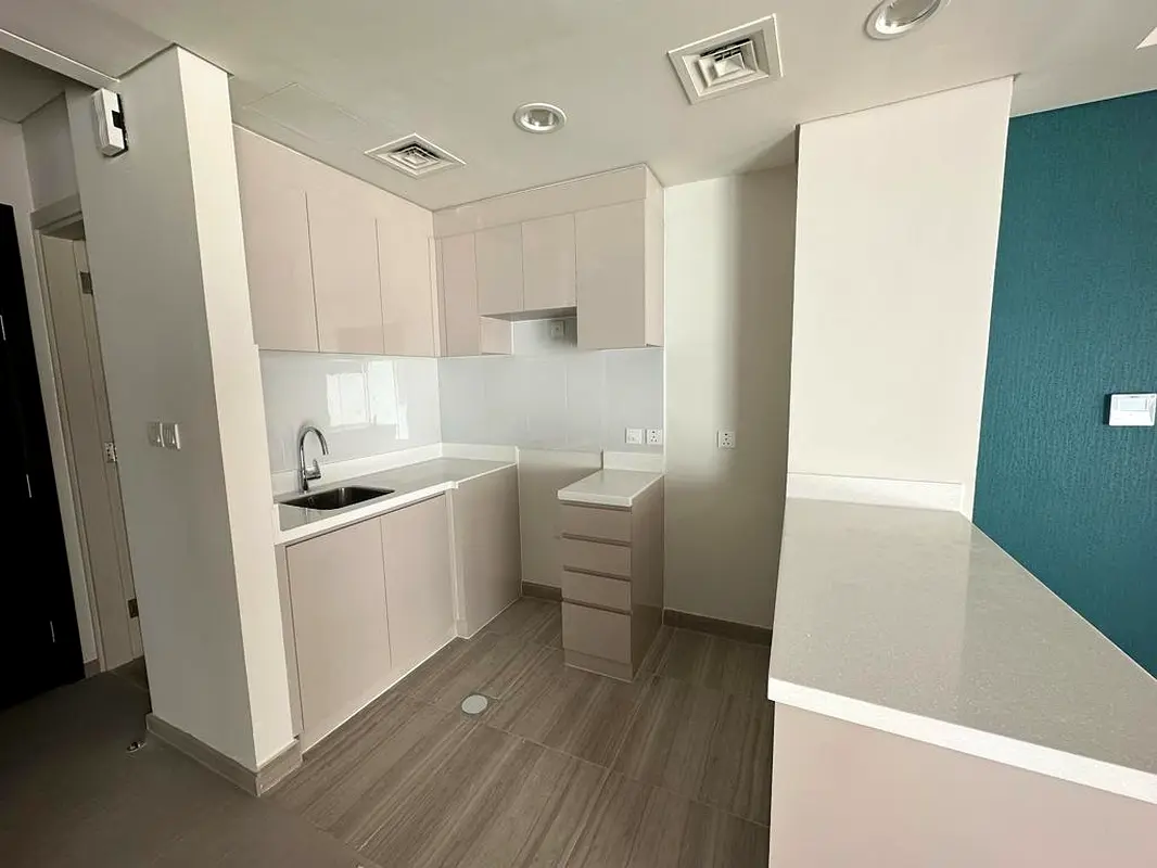 SPACIOUS CORNER L SHAPE GARDEN| 3 BEDROOM| RENTED|