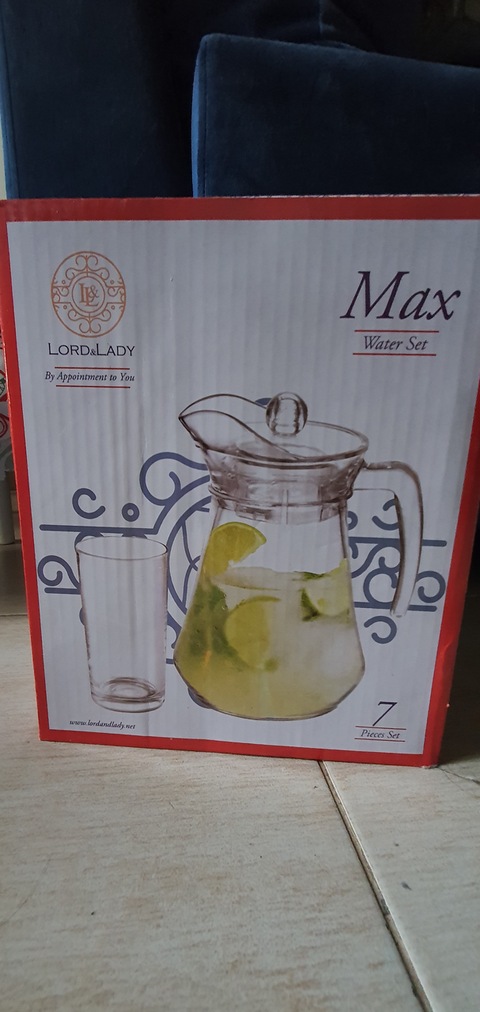 Brand new water jug and glasses set Aed 20