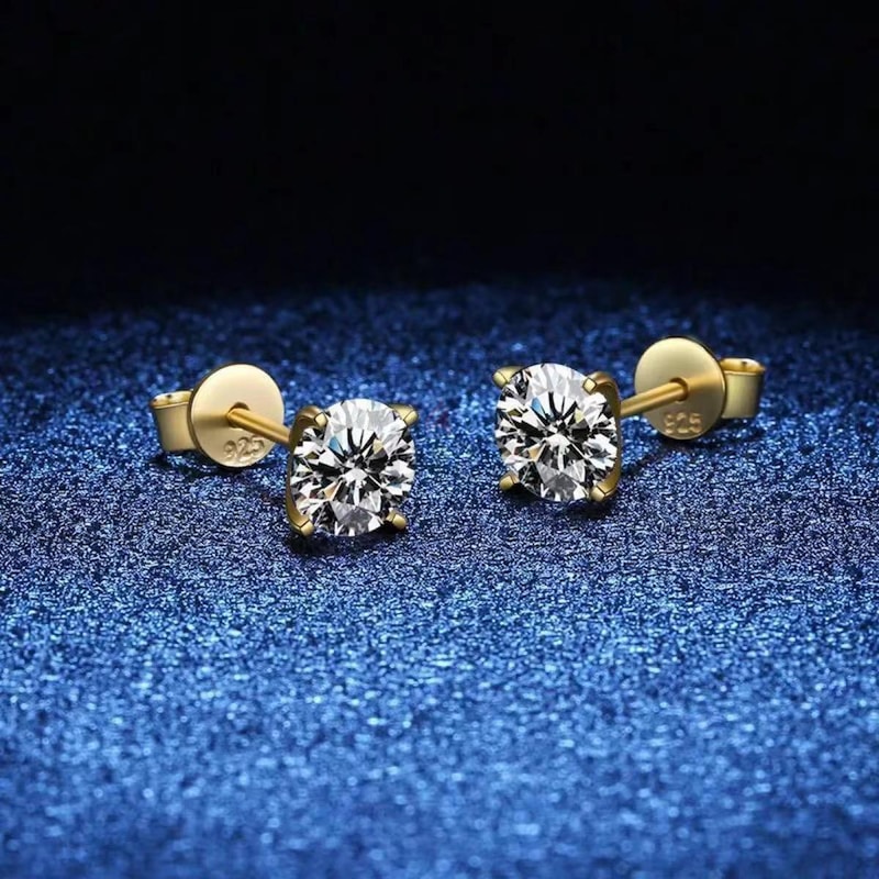 Authentic Moissanite Diamond Earrings Stud, 0.3+0.3ct, New | dubizzle