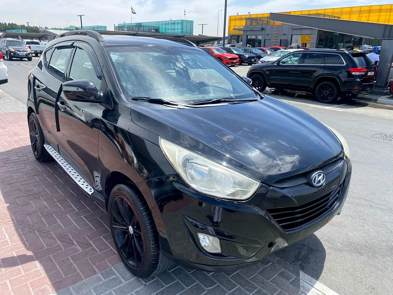 Hyunday tucson 2012 balck color GCC dalen car63169915838978112