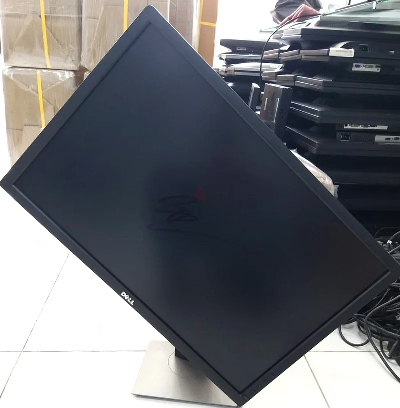24 inc Dell Full HD LED Monitor With DP+VGA  Hydraulic Stand Model No P2414b63197143697793111