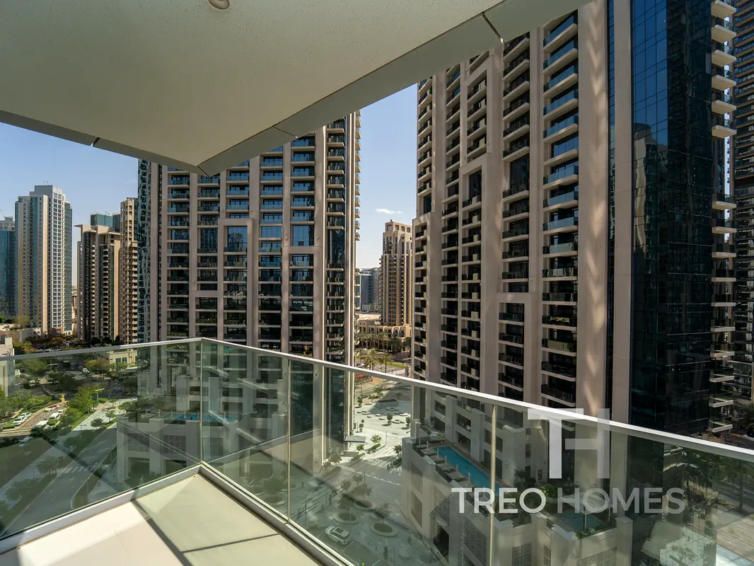 Burj Khalifa View | Mid-Floor | Spacious