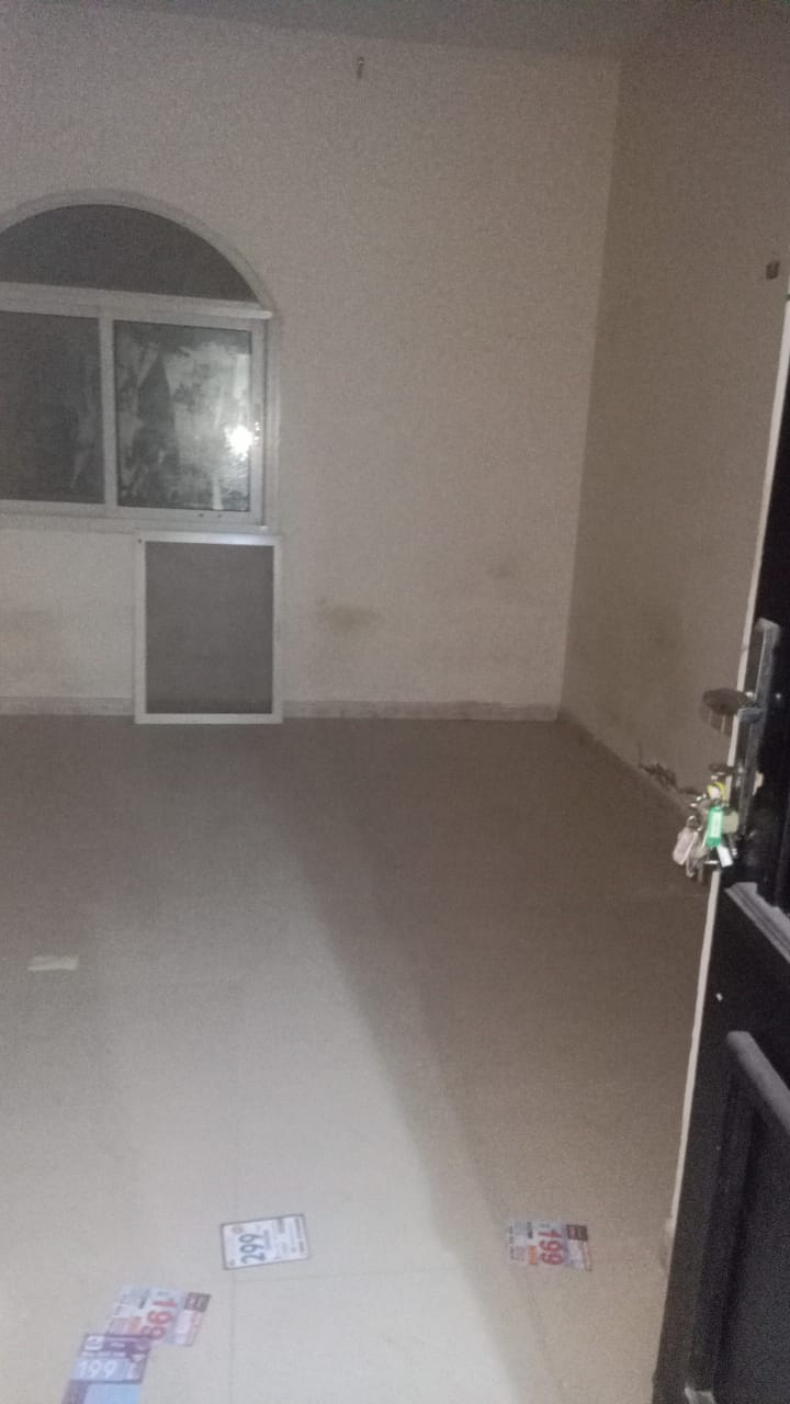 An apartment for annual rent consisting of a room and a hall in Al Hamidiyah (1) behind Omar Al Mukh