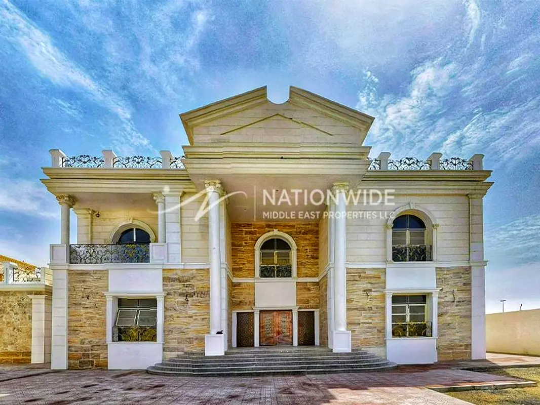 6  4 BR Commercial Villa Fit For Your Business