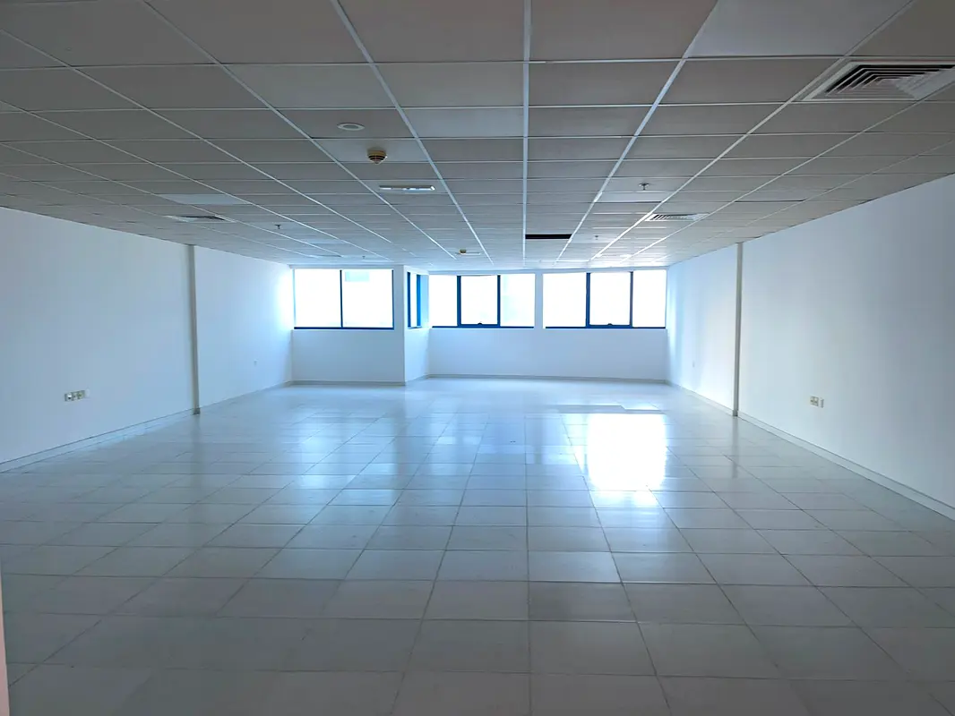For rent a large office in Falcon Towers, a large area