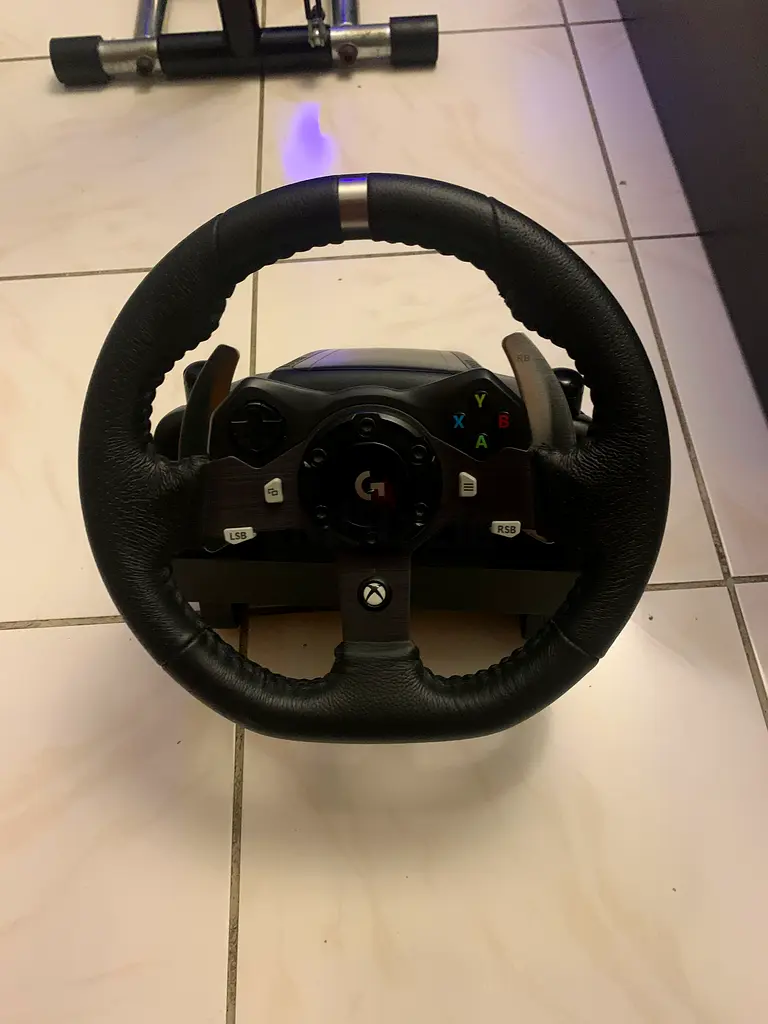 LOGITECH STEERING WHEEL SETUP+STAND