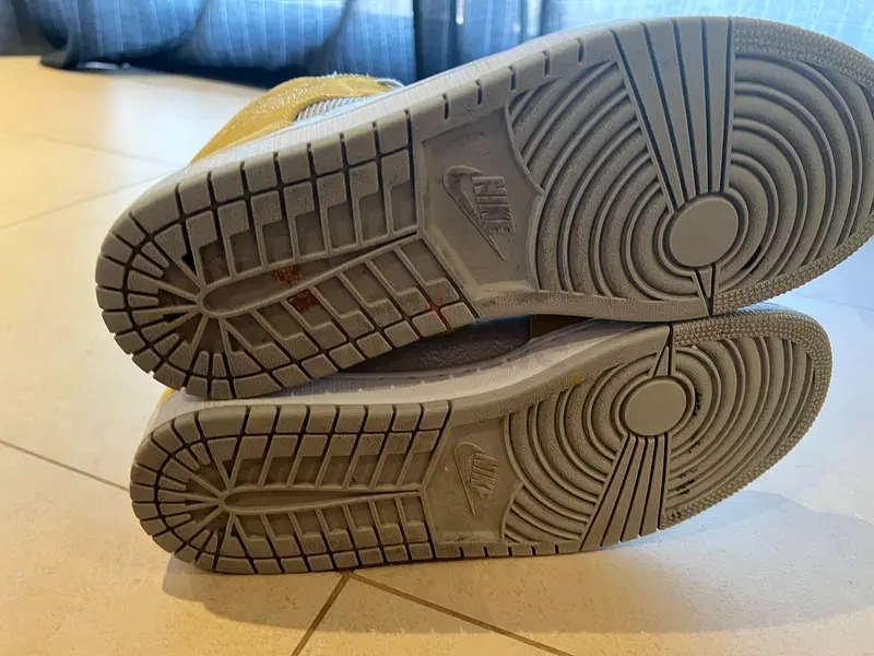 jordan 1 mid textures