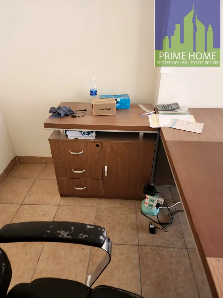 VACANT SHOP /   AVAILABLE FOR SALE IN GREECE CLUSTER