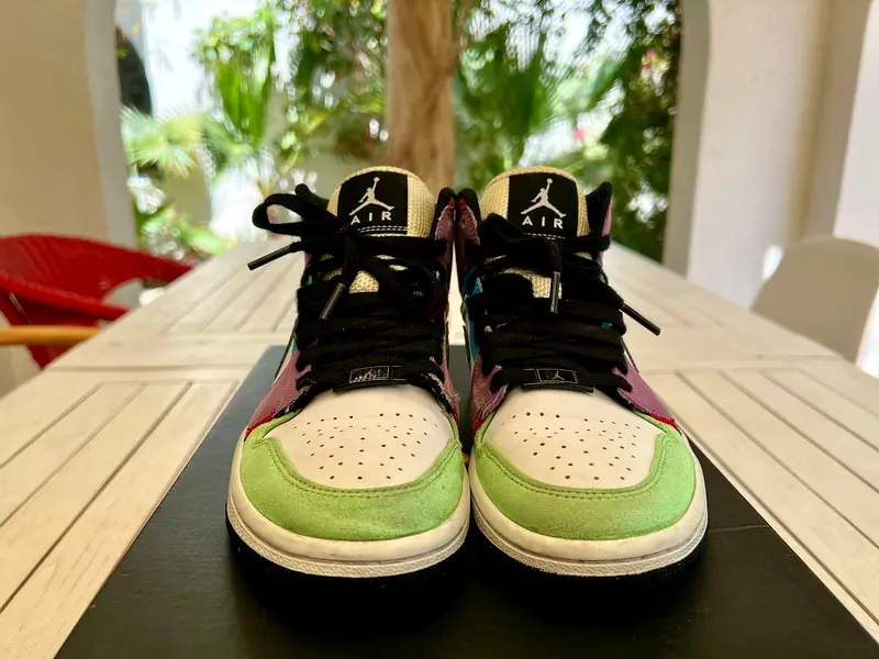 air jordan 1 mid se lightbulb