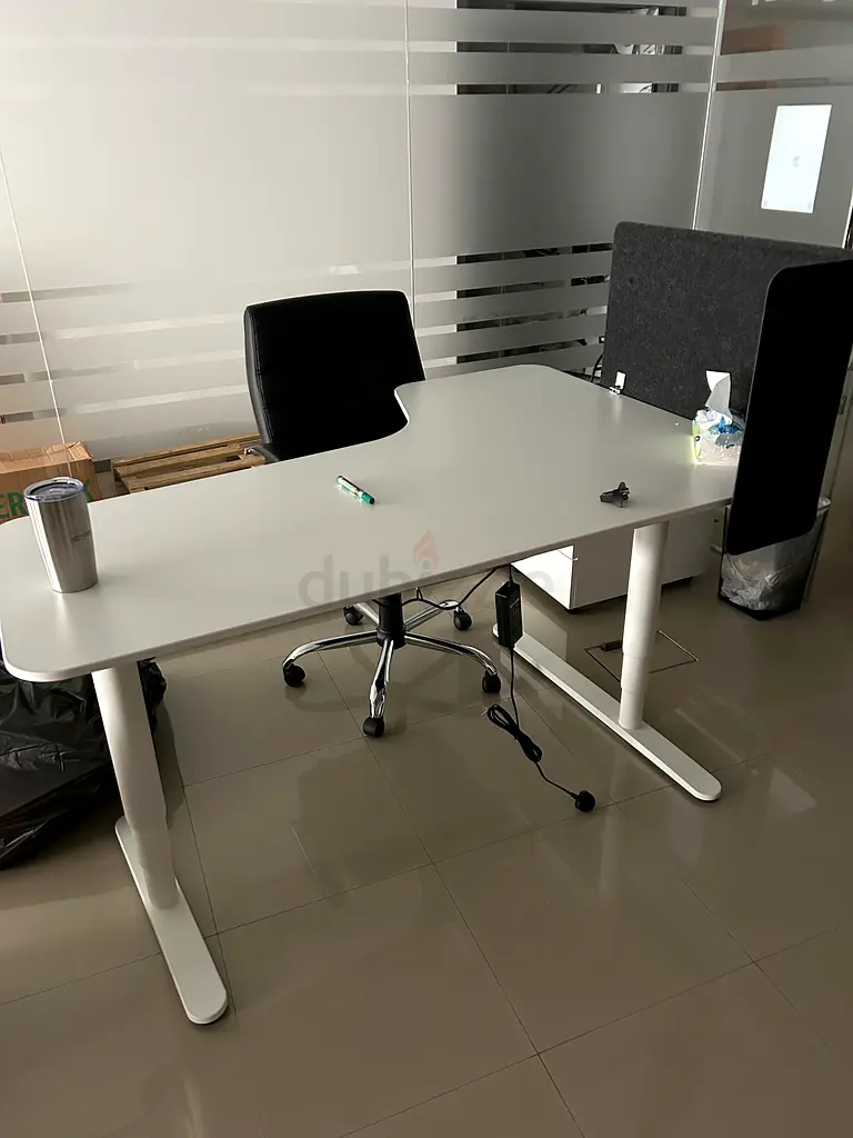 Ikea Bekant sit/stand electric desk