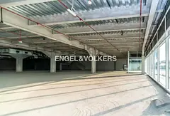 Sheikh Zayed Road | Custom-built Showroom