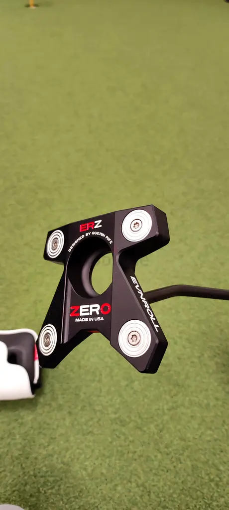Evnroll Zero putter with SuperStroke Flatso17 grip