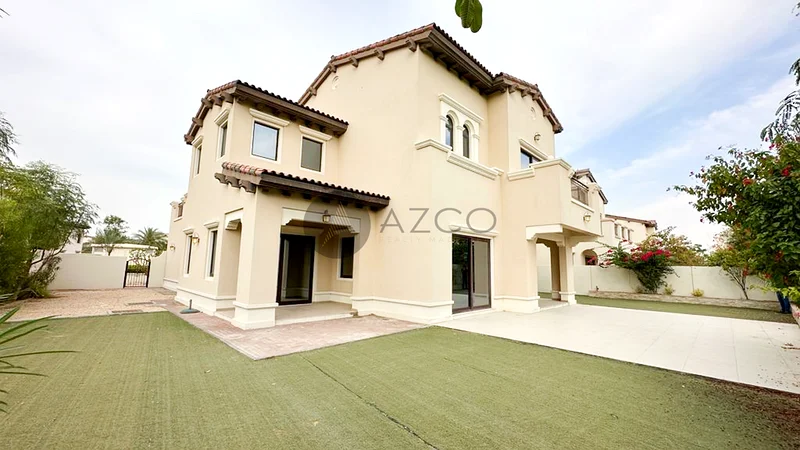 Single Row | Park View | Big and Spacious