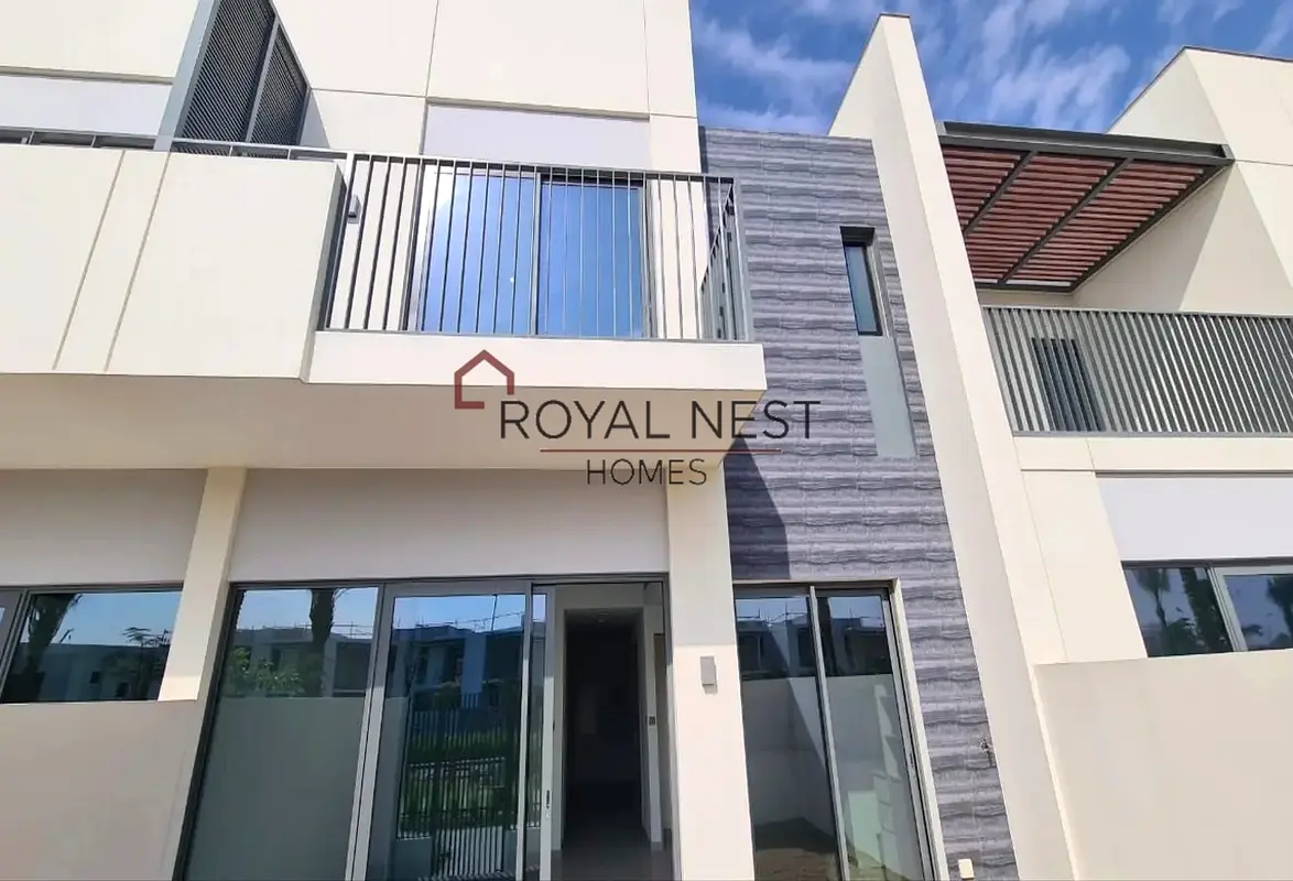 OPPOSITE COMMUNITY POOL ! BIG LAYOUT