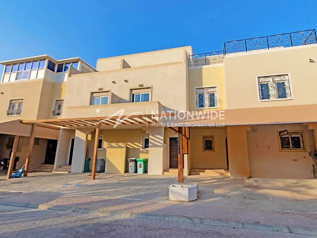Vacant|Well Maintained|Elegant Unit|Pool