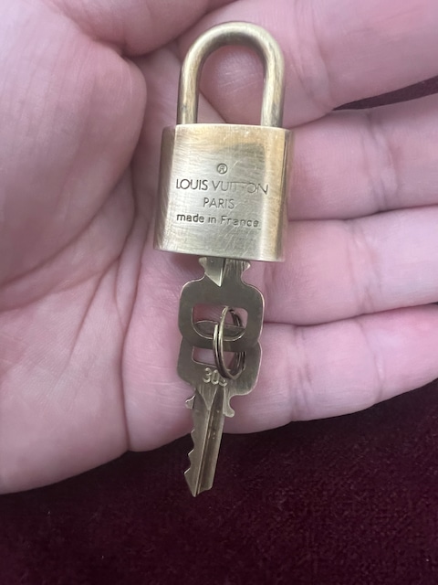 Louis vuitton lock with two keys