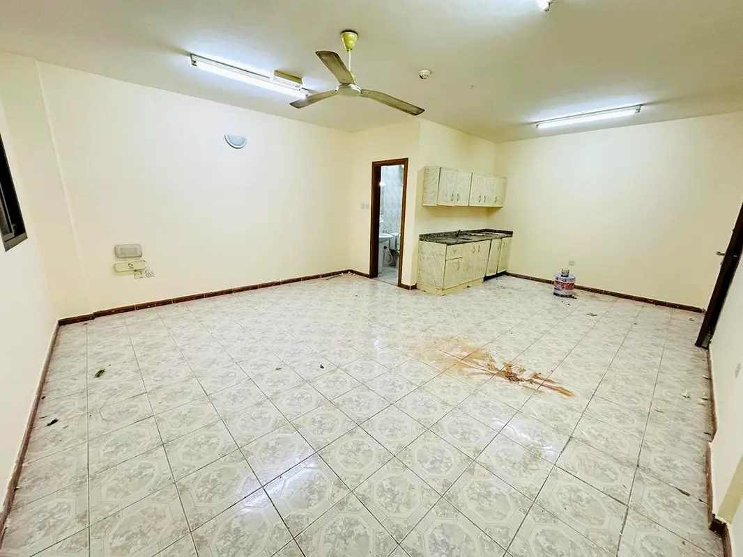 NEAR METRO HUGE STUDIO ONLY 33k