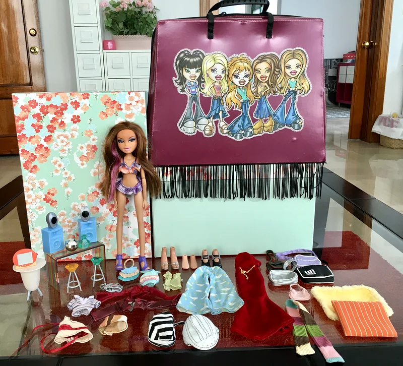 حقيبة تحمل من طراز 2002 تحتوي على دمية براتز632272830434581124