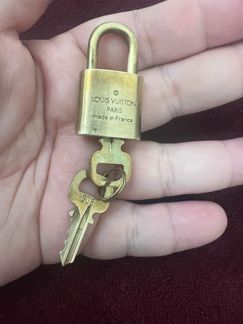 Louis vuitton lock with two keys