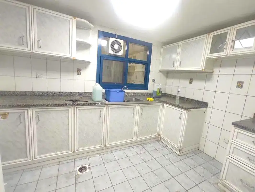 Cheap price 1BedRooM / Central AC and Fixed parking in Al Hamriya !