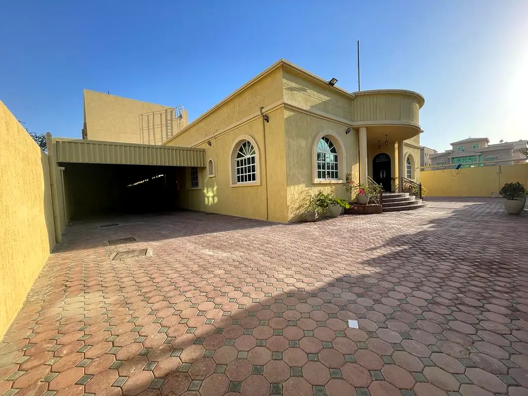 GROUND FLOOR VILLA AVAILBLE FOR RENT 85,000 IN AL RAWDAH 1 AJMAN