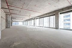 Spacious Shell Core In Prime Location
