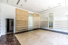 Well Fitted | Ded License | Low Floor